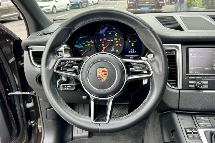 Used Porsche Macan 2016 Macan 2.0T Interior 12