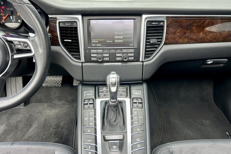 Used Porsche Macan 2016 Macan 2.0T Interior 5