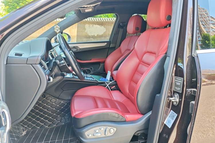 Used Porsche Macan  Left Front Seat