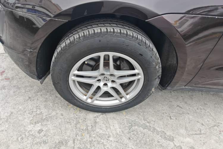 Used Porsche Macan 2016 Macan 2.0T Left Front Wheel Hub