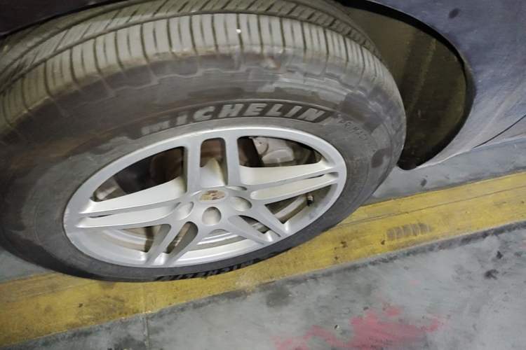 Used Porsche Macan 2016 Macan 2.0T Left Front Wheel Hub