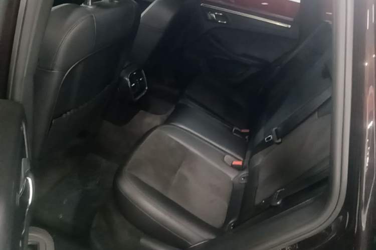 Used Porsche Macan 2016 Macan 2.0T Left Rear Seat