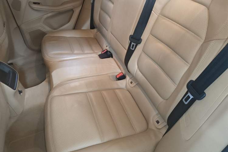 Used Porsche Macan 2016 Macan 2.0T Left Rear Seat