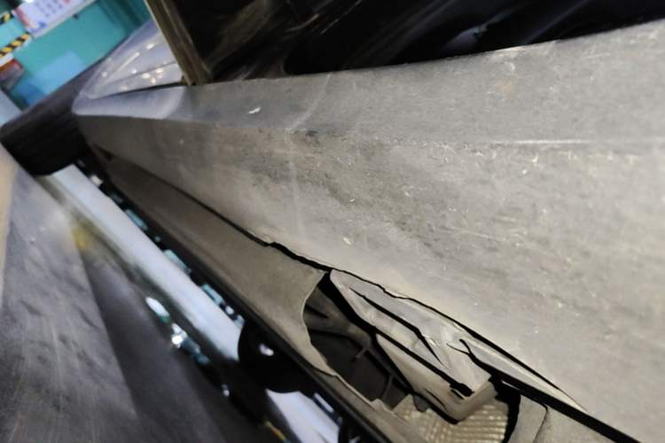 Used Porsche Macan 2016 Macan 2.0T Left Side Sill