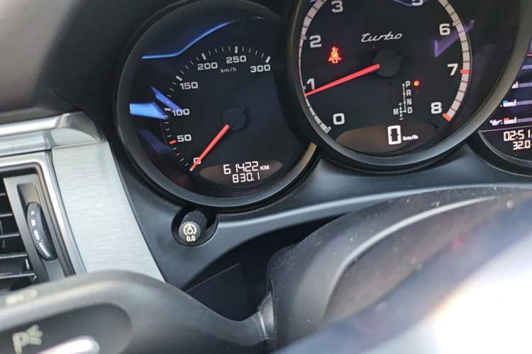 Used Porsche Macan  Odometer Close Up