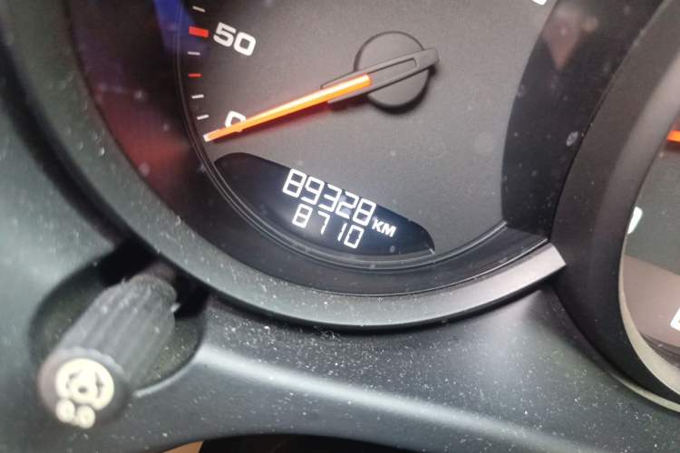 Used Porsche Macan 2016 Macan 2.0T Odometer Close Up