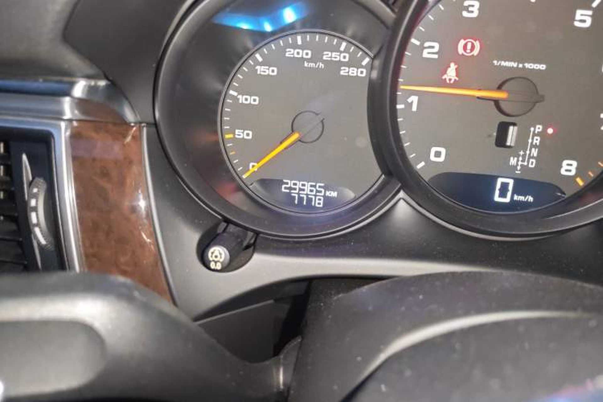 Used Porsche Macan 2016 Macan 2.0T Odometer Close Up