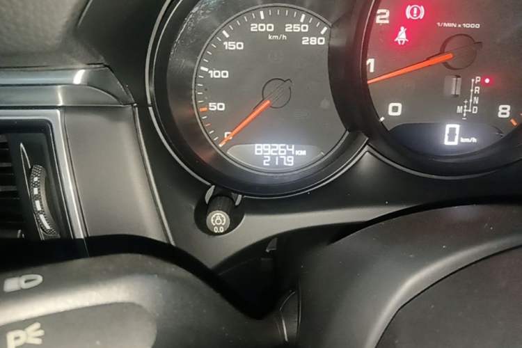 Used Porsche Macan 2016 Macan 2.0T Odometer Close Up