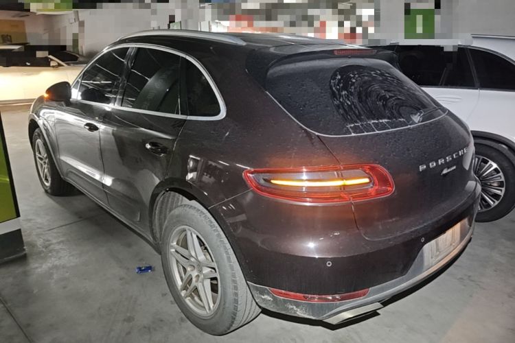 Used Porsche Macan 2016 Macan 2.0T Rear Left 45 Deg