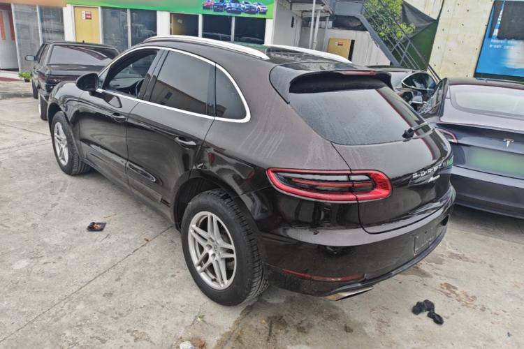 Used Porsche Macan 2016 Macan 2.0T Rear Left 45 Deg