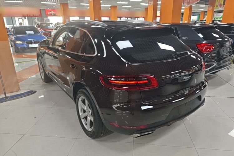 Used Porsche Macan 2016 Macan 2.0T Rear Left 45 Deg