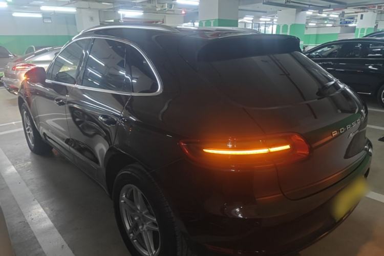 Used Porsche Macan 2016 Macan 2.0T Rear Left 45 Deg