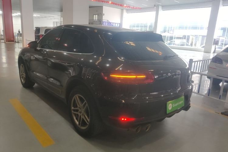 Used Porsche Macan 2016 Macan 2.0T Rear Left 45 Deg