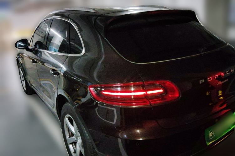 Used Porsche Macan 2016 Macan 2.0T Rear Left 45 Deg