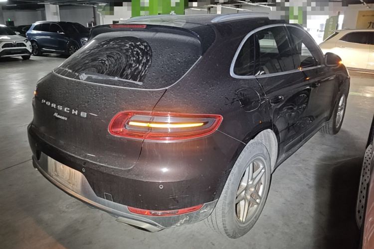 Used Porsche Macan 2016 Macan 2.0T Rear Right 45 Deg