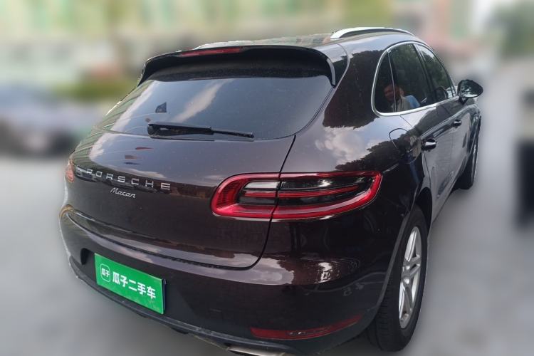 Used Porsche Macan 2016 Macan 2.0T Rear Right 45 Deg