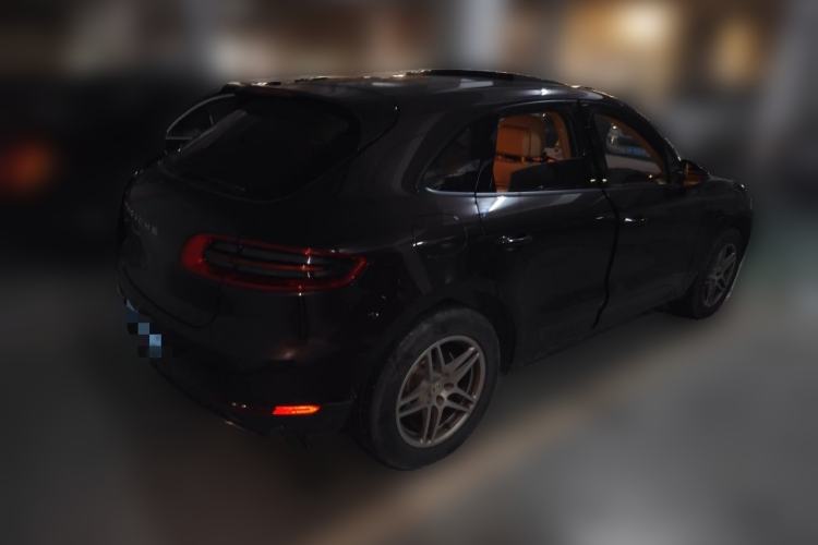 Used Porsche Macan 2016 Macan 2.0T Rear Right 45 Deg