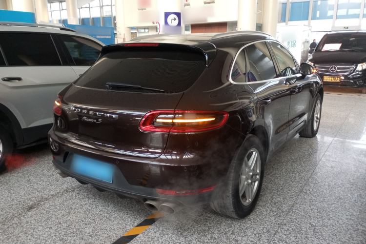 Used Porsche Macan 2016 Macan S 3.0T Rear Right 45 Deg