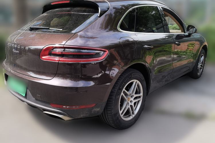Used Porsche Macan 2016 Macan 2.0T Rear Right 45 Deg
