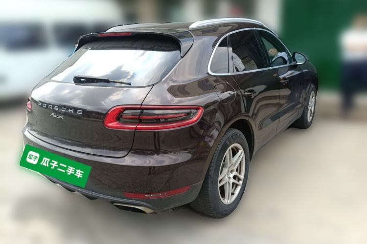 Used Porsche Macan 2016 Macan 2.0T Rear Right 45 Deg