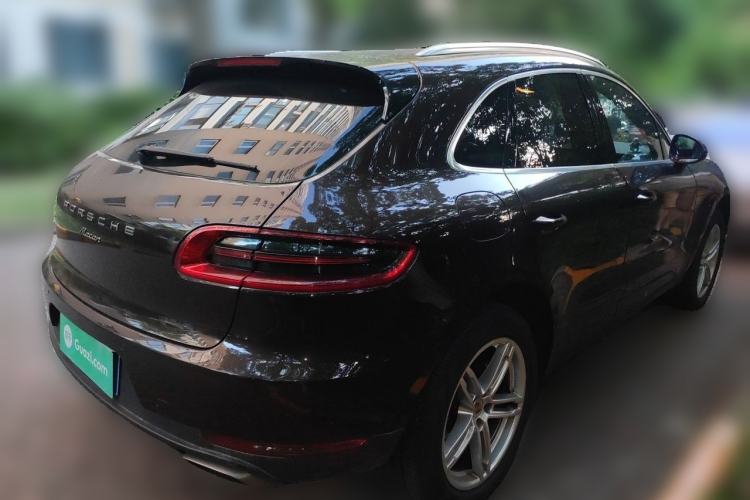 Used Porsche Macan 2016 Macan 2.0T Rear Right 45 Deg