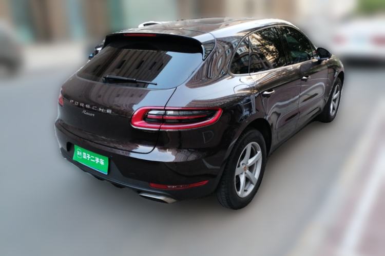 Used Porsche Macan 2016 Macan 2.0T Rear Right 45 Deg