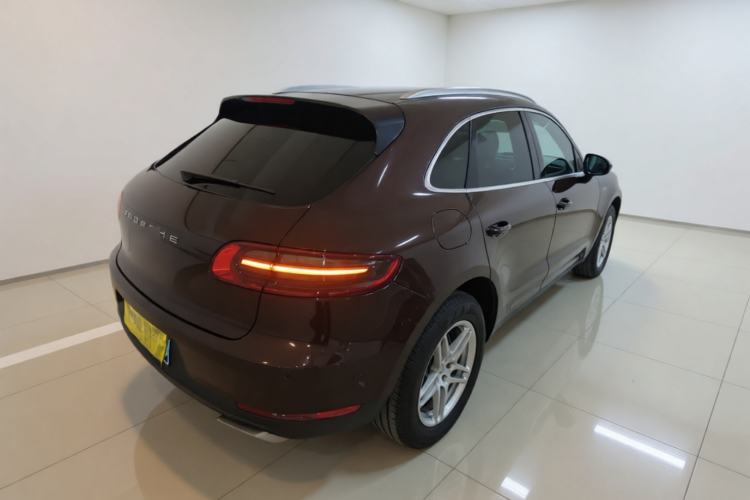 Used Porsche Macan 2016 Macan 2.0T Rear Right 45 Deg