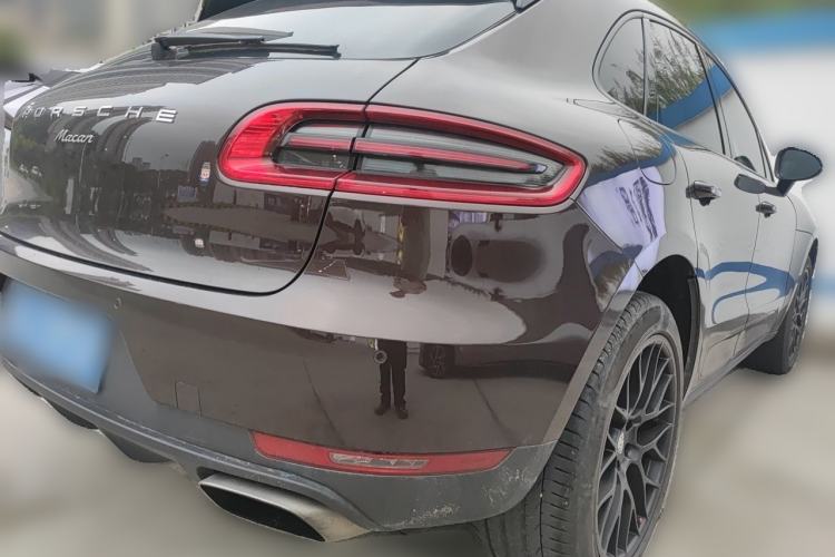 Used Porsche Macan 2016 Macan 2.0T Rear Right 45 Deg