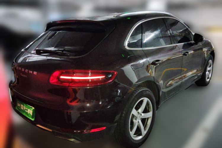 Used Porsche Macan 2016 Macan 2.0T Rear Right 45 Deg