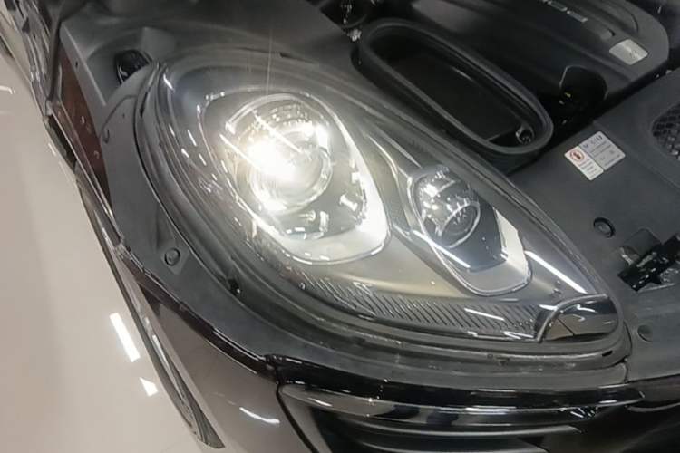 Used Porsche Macan 2016 Macan 2.0T Right Front Headlight