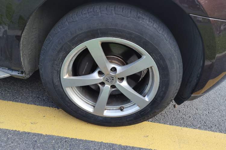 Used Porsche Macan 2016 Macan 2.0T Right Front Wheel Hub