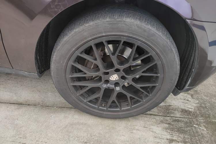 Used Porsche Macan 2016 Macan 2.0T Right Front Wheel Hub