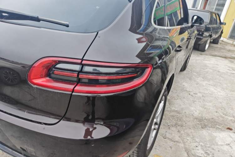 Used Porsche Macan 2016 Macan 2.0T Right Rear Taillight