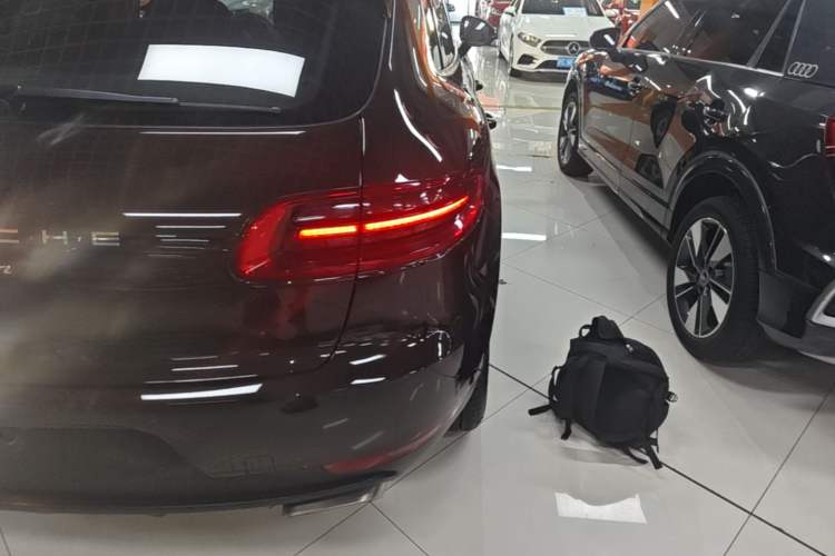 Used Porsche Macan 2016 Macan 2.0T Right Rear Taillight