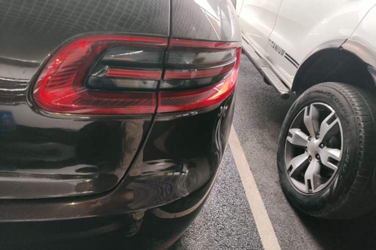 Used Porsche Macan 2016 Macan 2.0T Right Rear Taillight