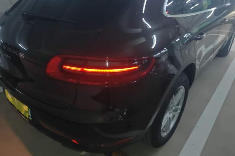 Used Porsche Macan 2016 Macan 2.0T Right Rear Taillight