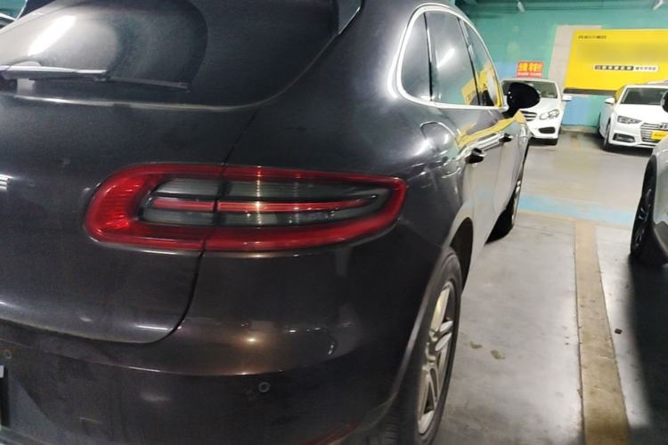 Used Porsche Macan 2016 Macan 2.0T Right Rear Taillight