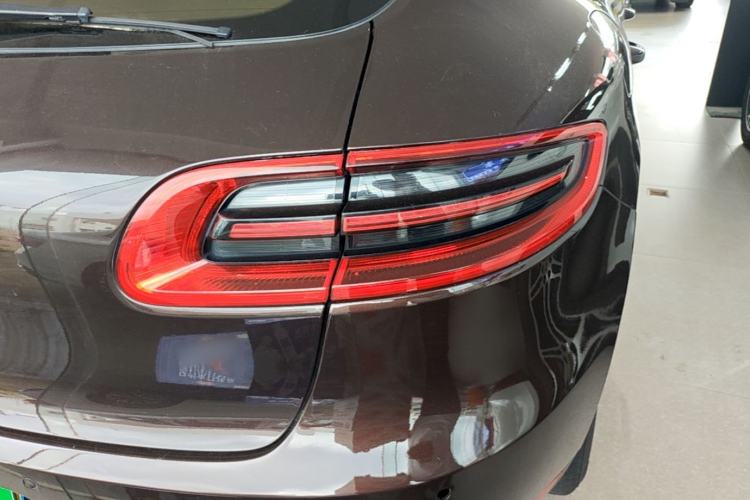 Used Porsche Macan 2016 Macan 2.0T Right Rear Taillight