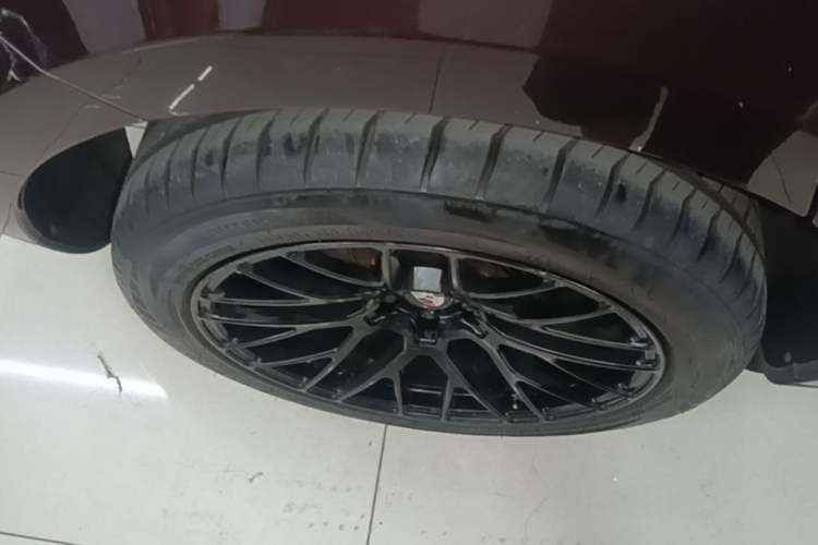 Used Porsche Macan 2016 Macan 2.0T Right Rear Wheel Hub