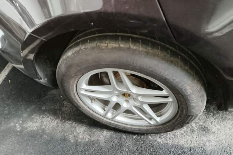 Used Porsche Macan 2016 Macan 2.0T Right Rear Wheel Hub