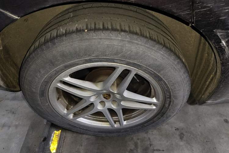 Used Porsche Macan 2016 Macan 2.0T Right Rear Wheel Hub
