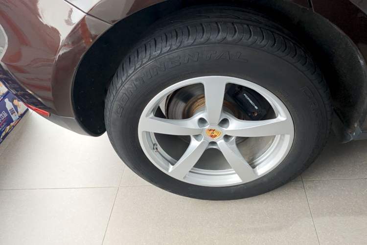 Used Porsche Macan 2016 Macan 2.0T Right Rear Wheel Hub