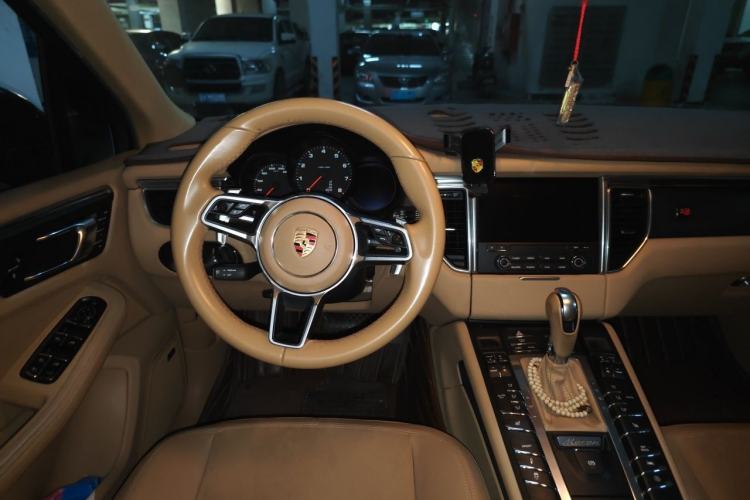 Used Porsche Macan 2016 Macan 2.0T Steering Wheel