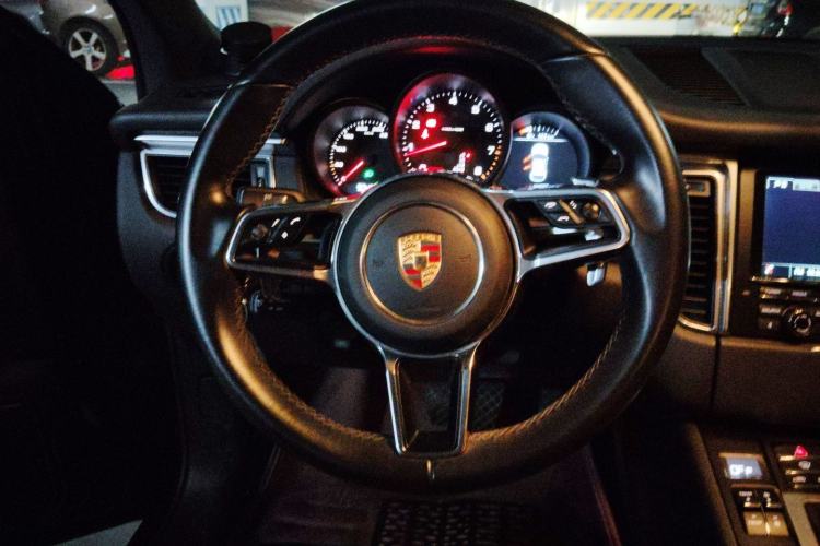 Used Porsche Macan 2016 Macan 2.0T Steering Wheel
