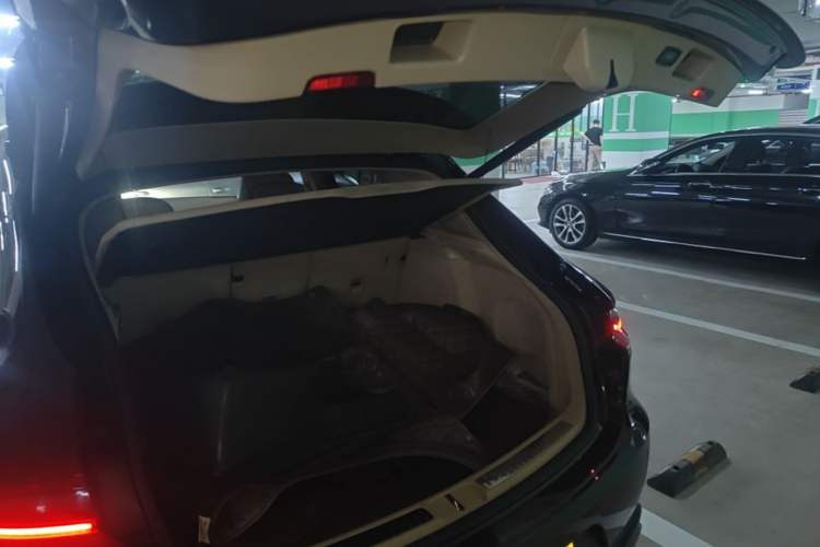 Used Porsche Macan 2016 Macan 2.0T Trunk