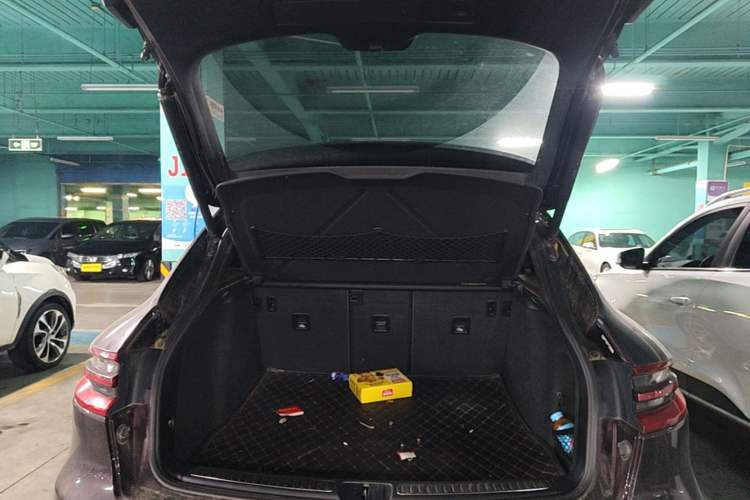 Used Porsche Macan 2016 Macan 2.0T Trunk