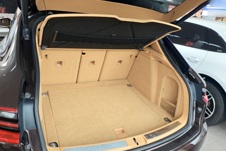 Used Porsche Macan 2016 Macan 2.0T Trunk