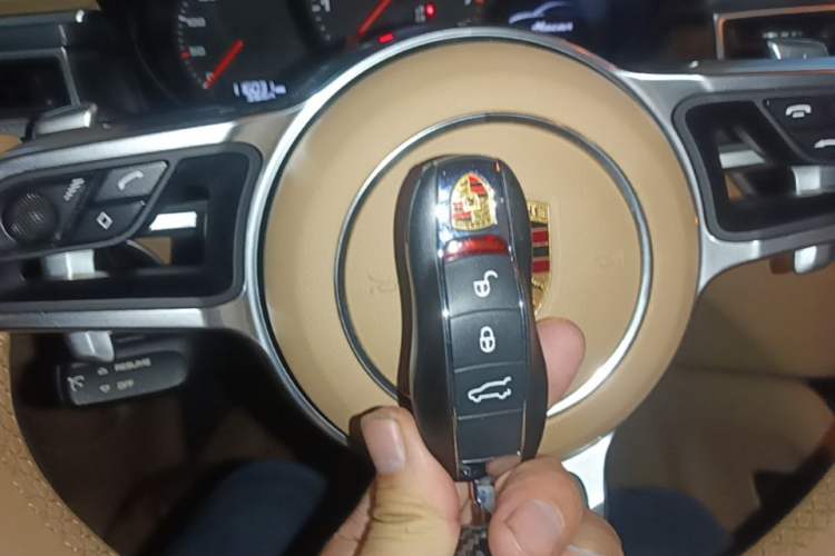 Used Porsche Macan 2016 Macan 2.0T Vehicle Key
