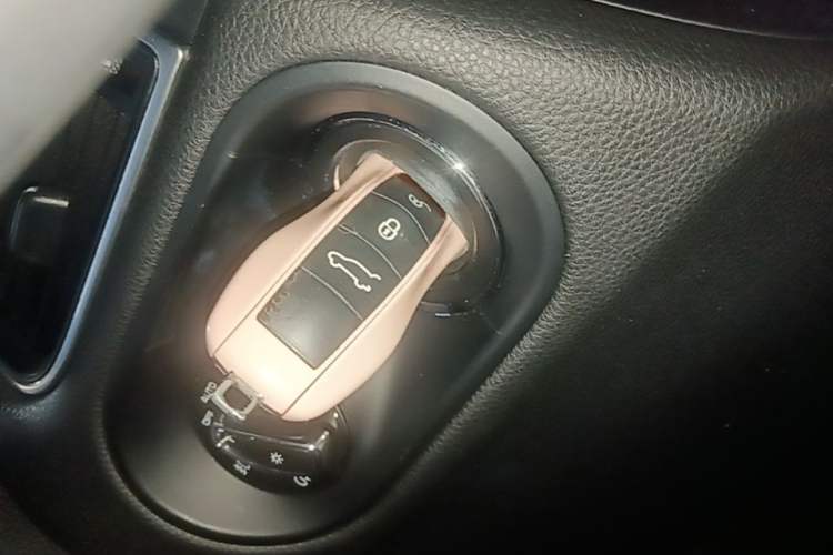Used Porsche Macan 2016 Macan 2.0T Vehicle Key