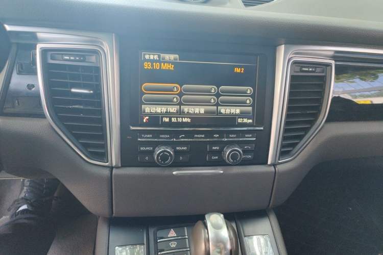 Used Porsche Macan 2016 Macan S 3.0T Audio And AC Panel